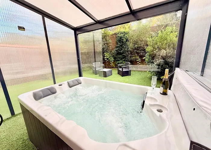 Loft Luxe - Jacuzzi - Sauna - Cinema Apartman Nancy